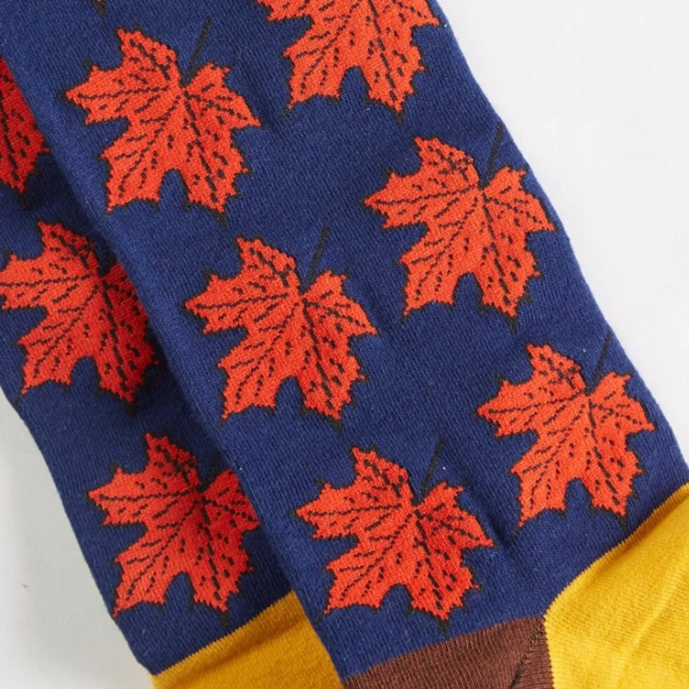 NEW| Men's Maple Leaves Crew Socks - Picture 2 of 4